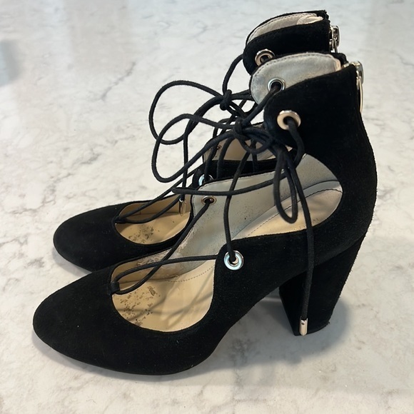 March Fisher Lace Up Suede Black Heels Size 7.5 - Picture 2 of 6